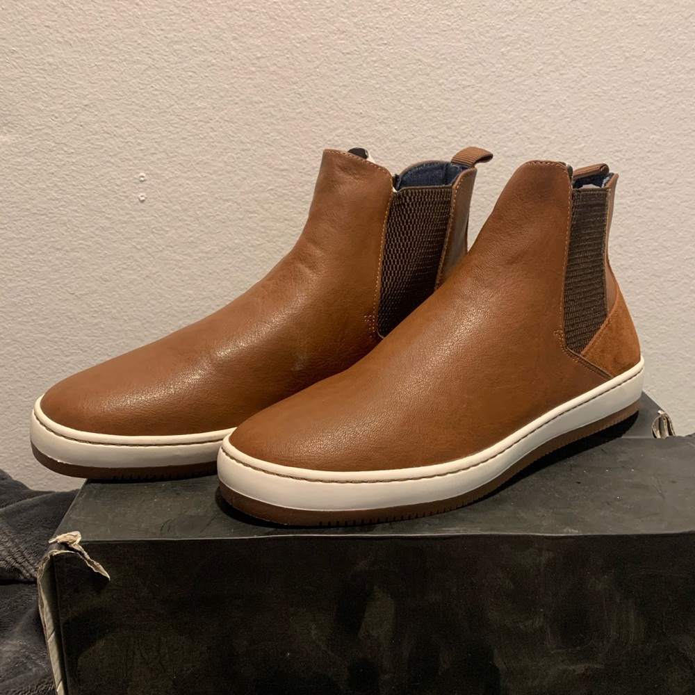 Men’s shoes size 11